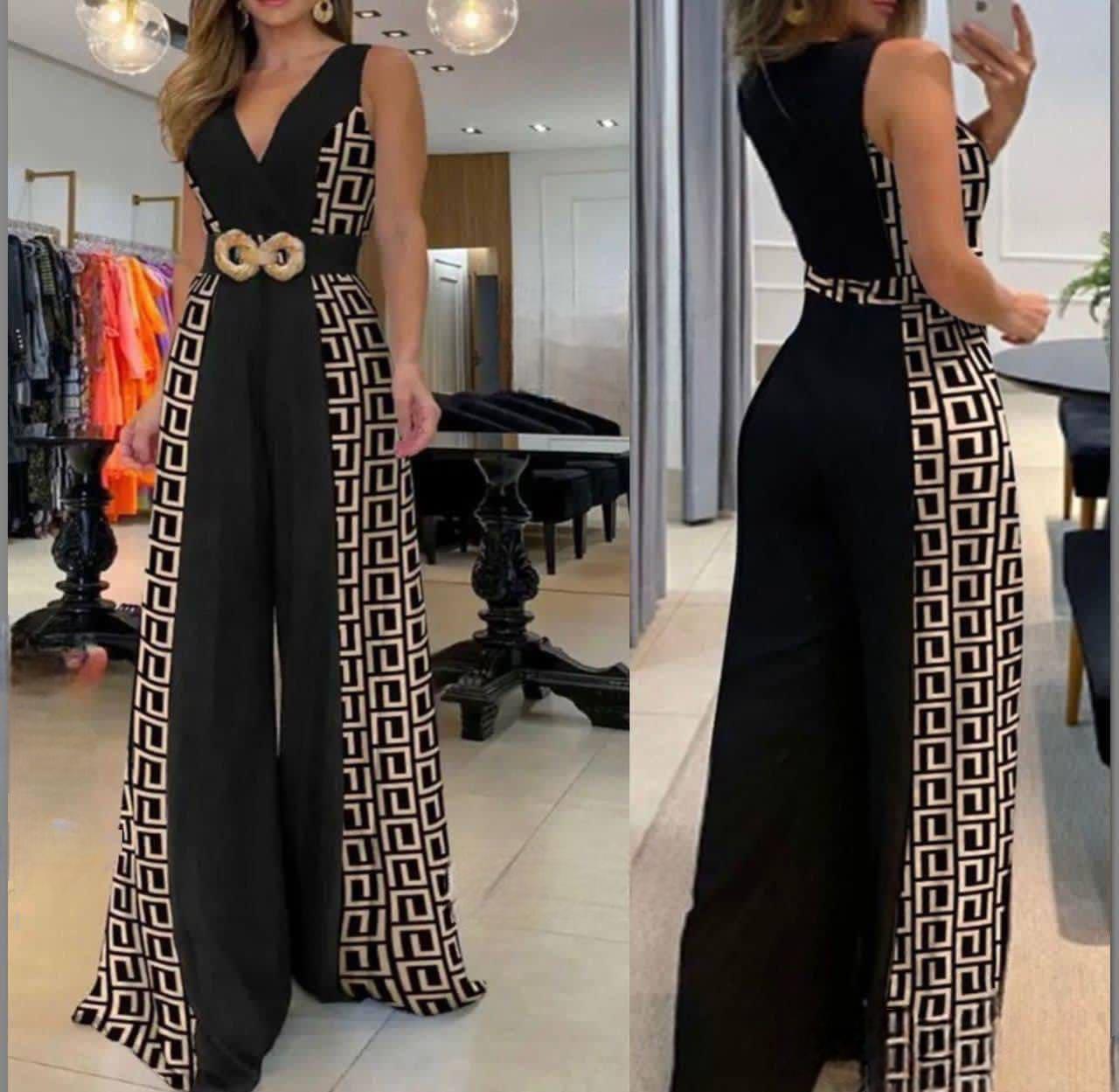 جمبسوت أسود للنساء بأطراف مزخرفة