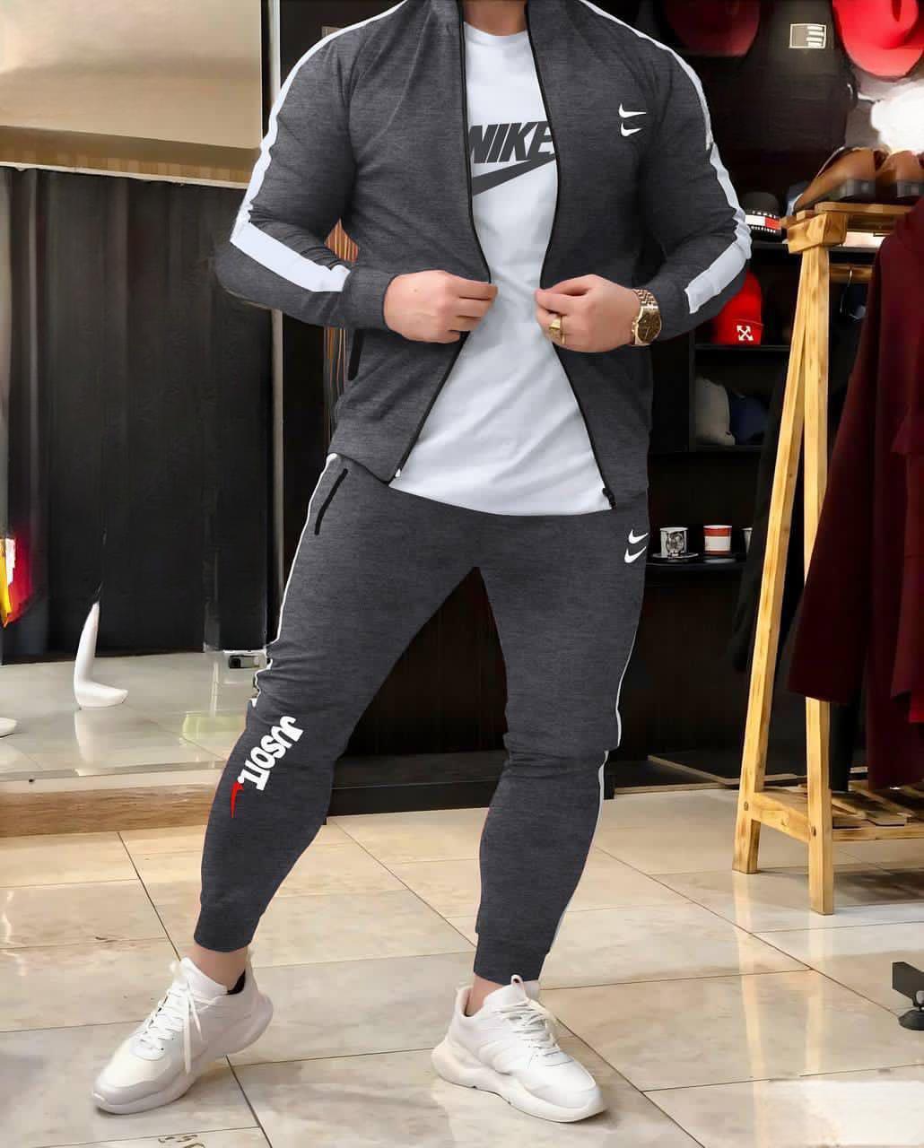 بدلة رياضية رجالية من Nike