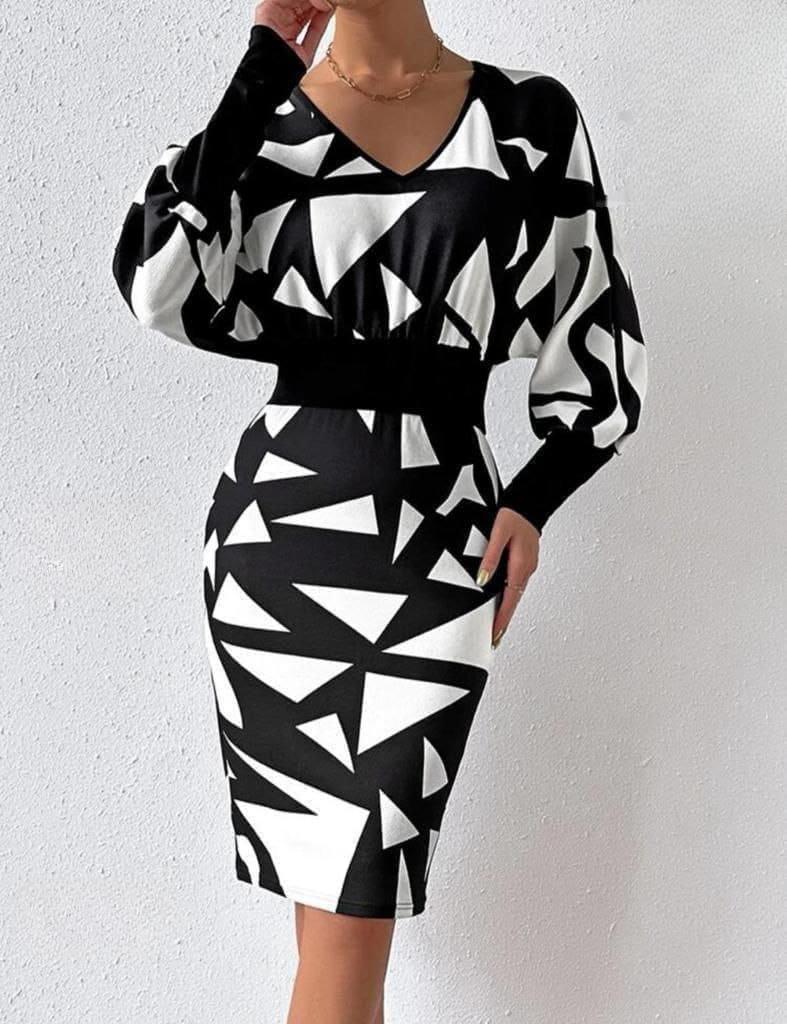 فستان بنقوش هندسية بالأسود والأبيض