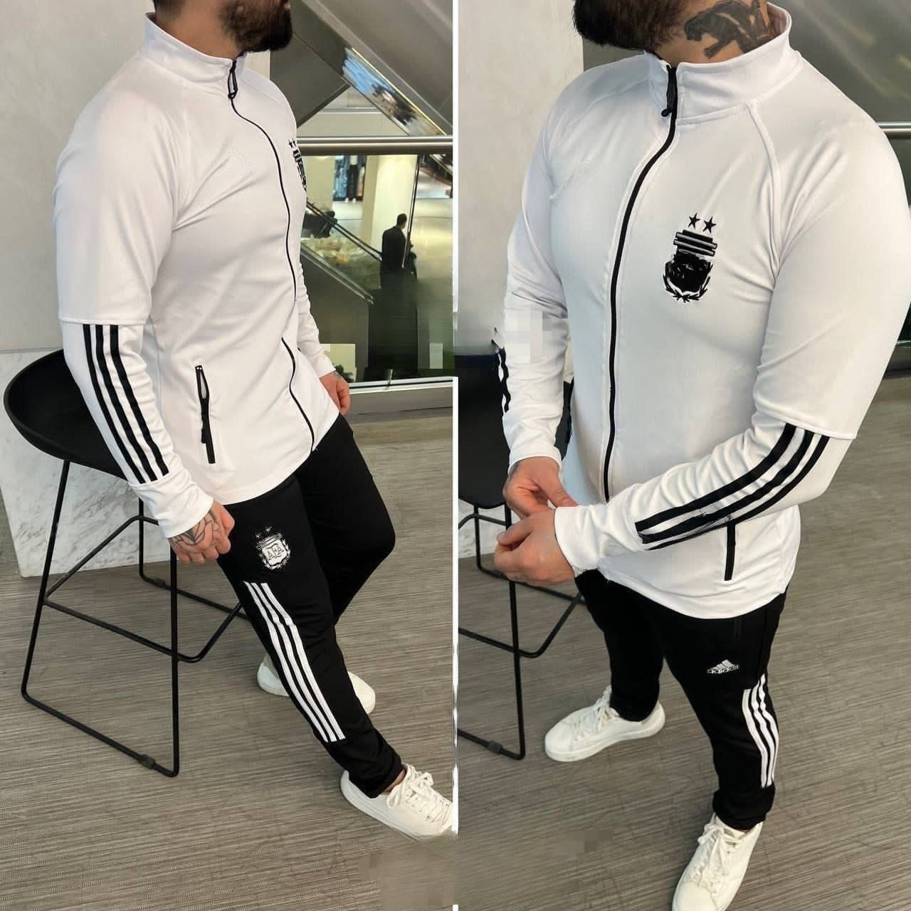 بدلة رياضية ذات لونين