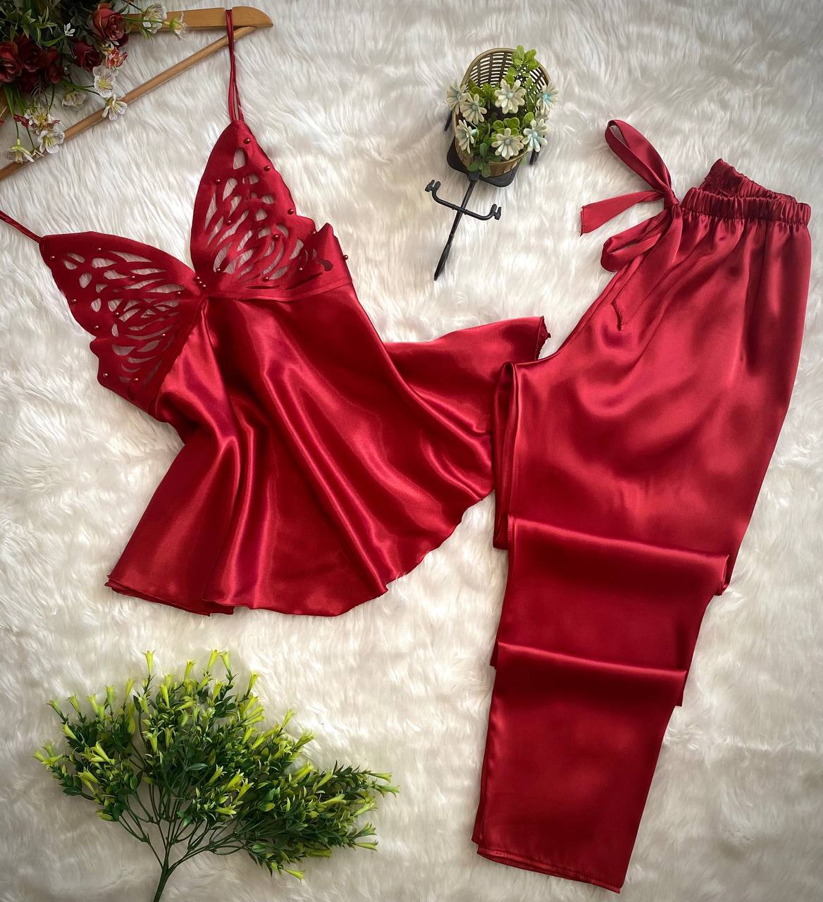 طقم بيجاما من الحرير