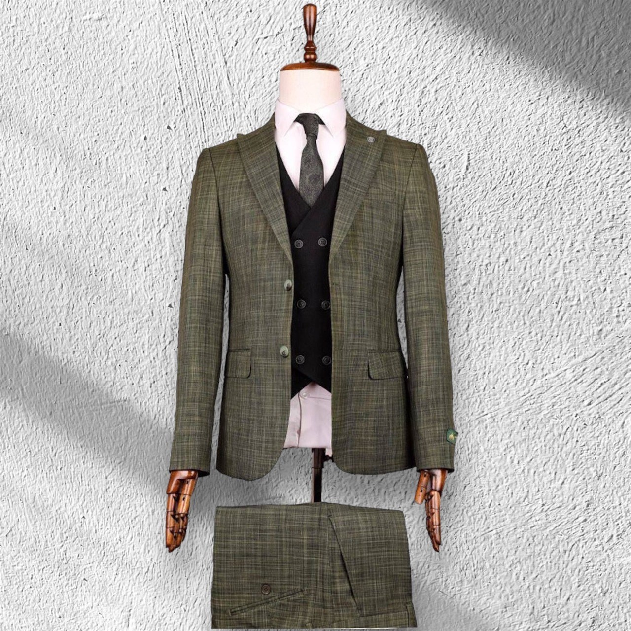 بدلة رجالية أنيقة