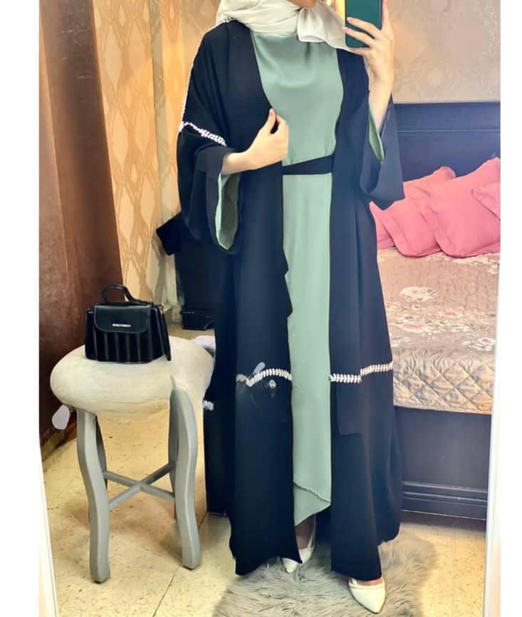 عباية مفتوحة أنيقة مع فستان داخلي